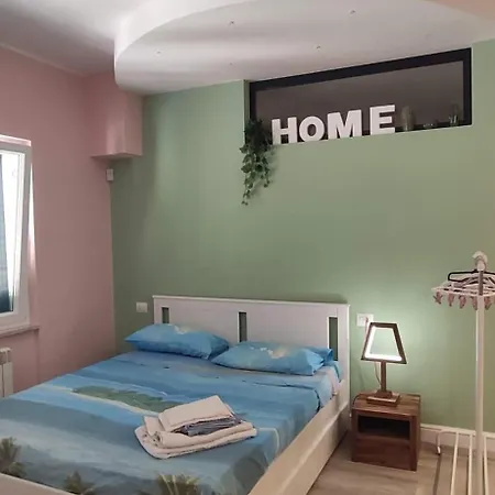 Home Trani アパート