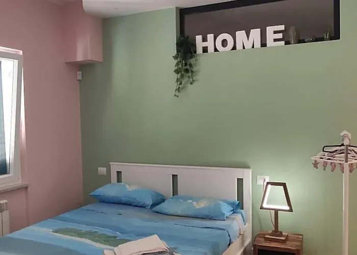 Home Trani Apartment